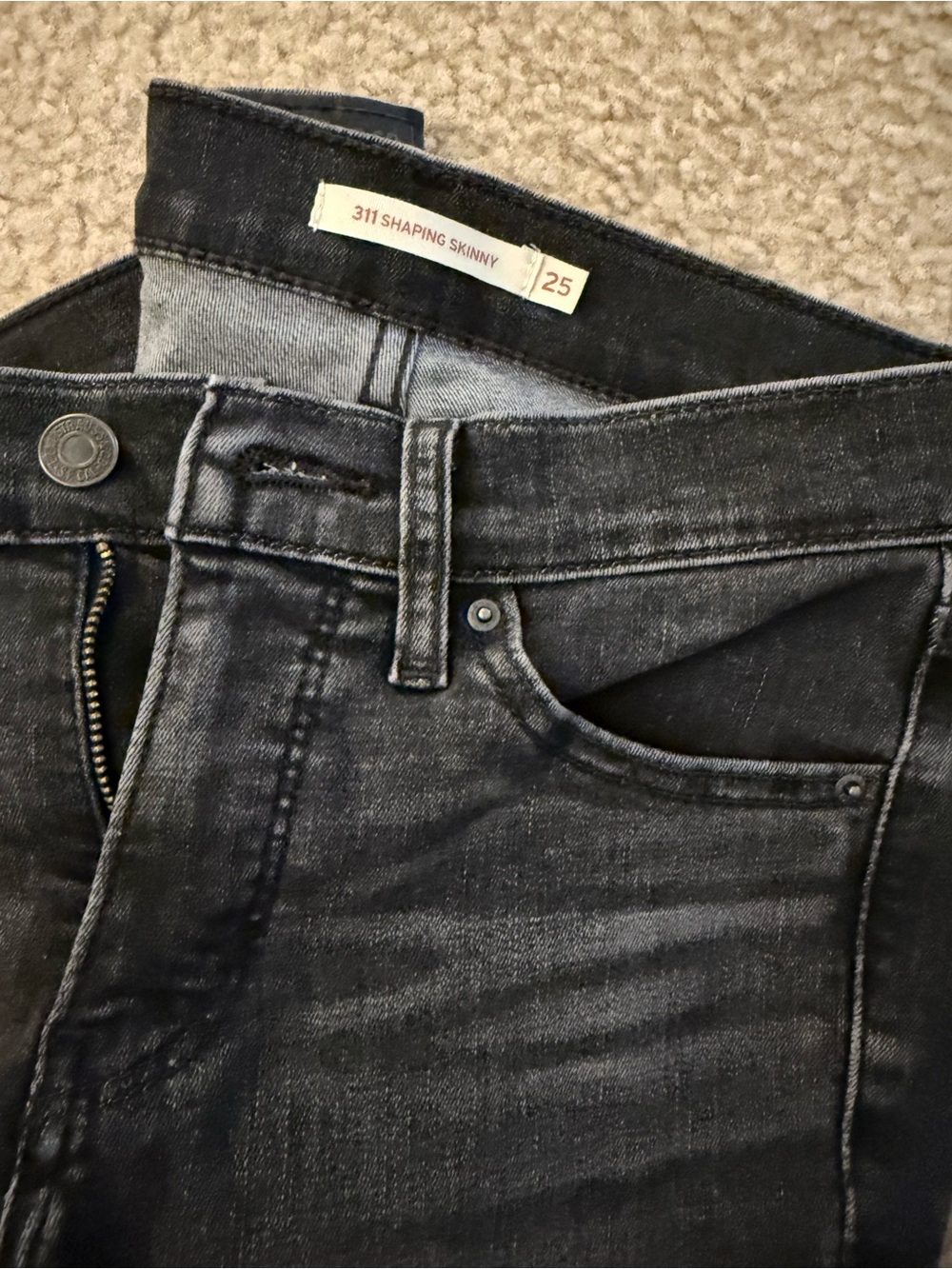 Women’s Levi's 311 Shaping Skinny Jeans in Black Wash